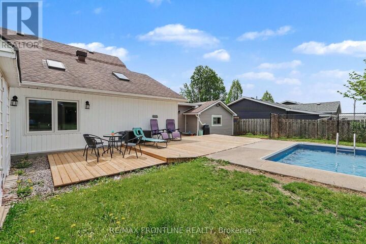Property Photo:  12 Fifth Street  ON K7A 3K1 