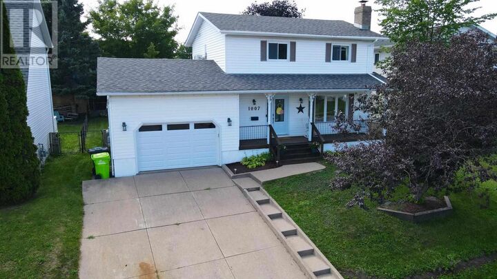 Property Photo:  1007 Lake St  ON P6B 6C8 