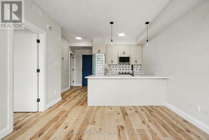 Property Photo: 42 McArthur Avenue 202 ON K1L 6R2