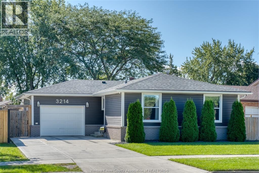 Property Photo:  3214 Forest Glade Drive  ON N8R 1X3 