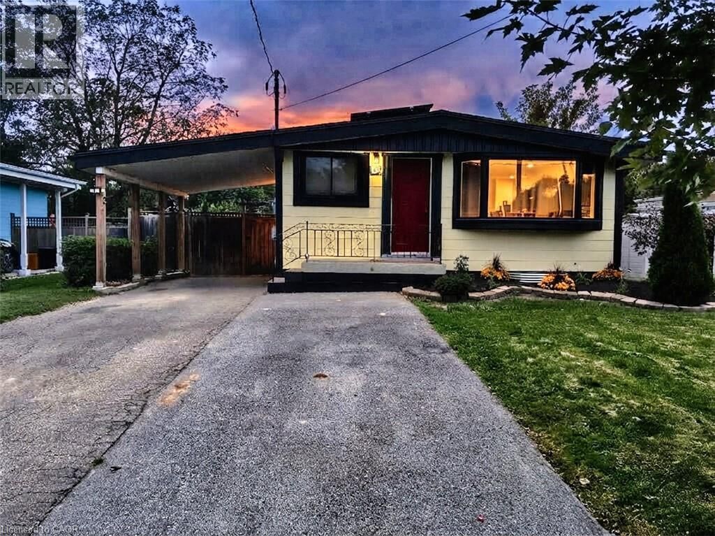 Property Photo:  134 Deschene Avenue  ON L9A 3K1 