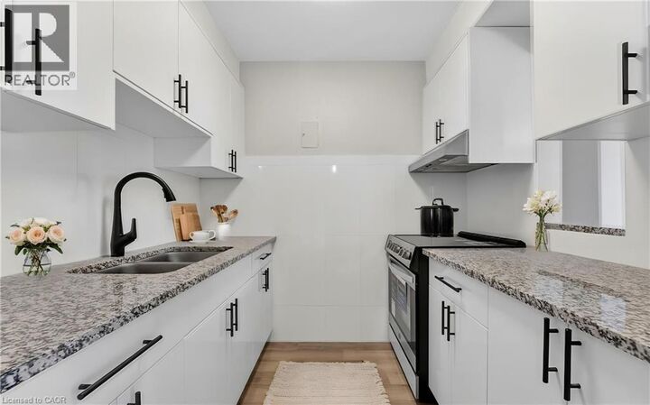 Property Photo:  81 Kenwood Drive 2  ON N2B 3H3 