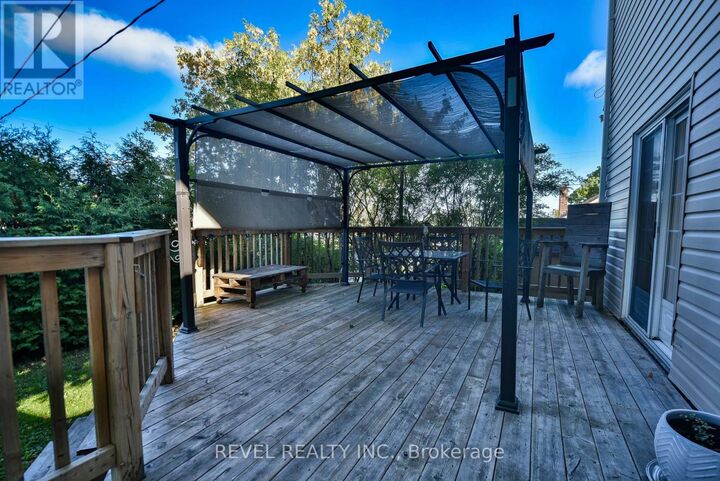 Property Photo:  231 Cherry Street  ON P4N 6W3 