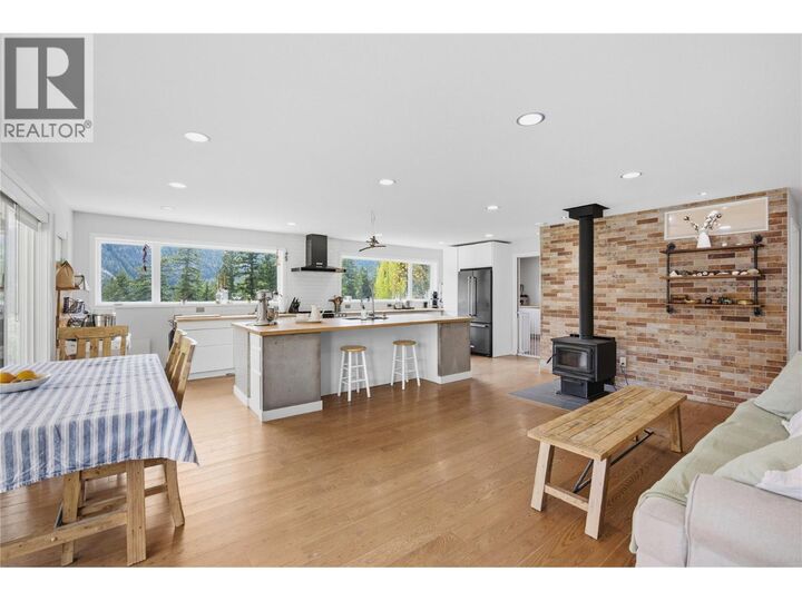 Property Photo: 746 McMurray Road BC V0H 1K0