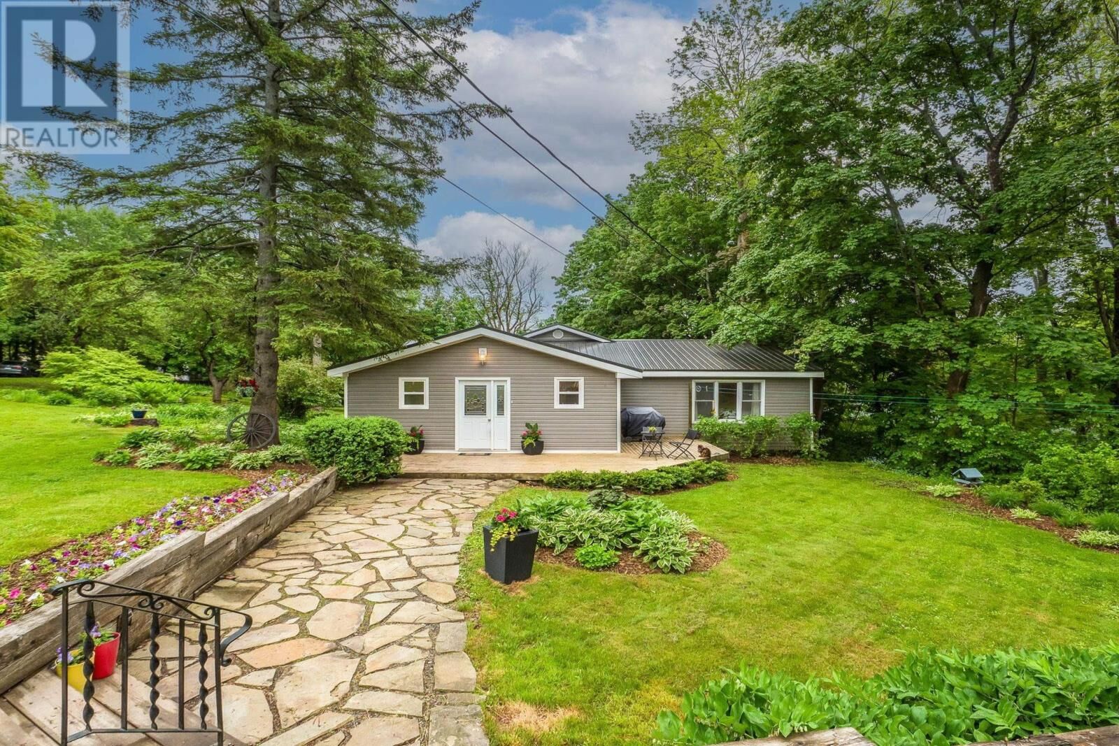 Property Photo:  33 Grange Street  NS B0K 1H0 