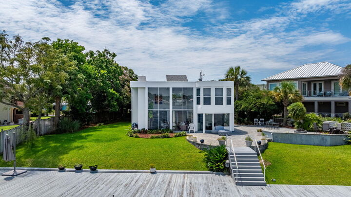 Property Photo: 521 Dorado Avenue FL 32548