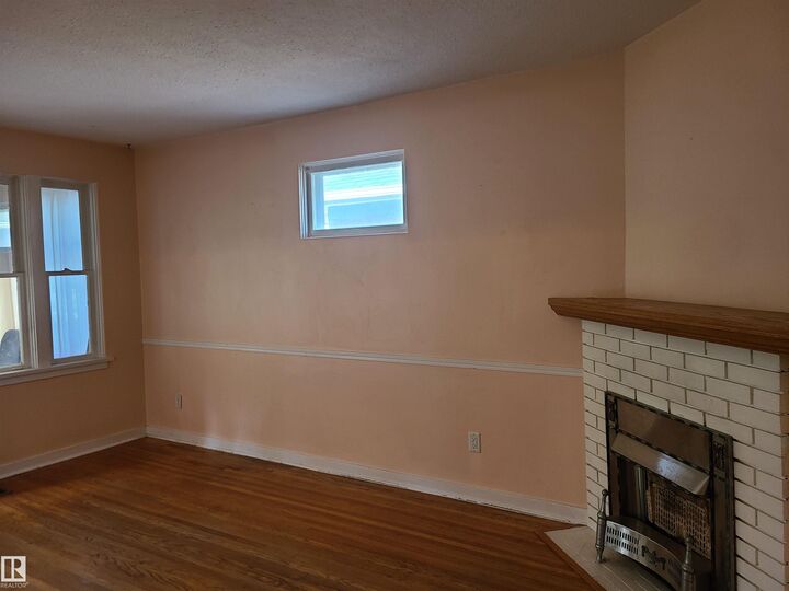 Property Photo:  11143 127 Street NW  AB T5M 0T5 
