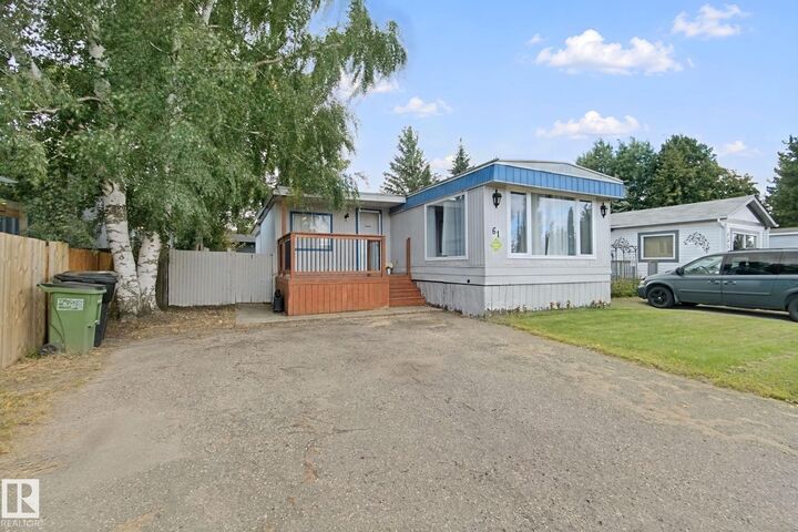Property Photo:  61 West View Boulevard NW  AB T5S 1T5 