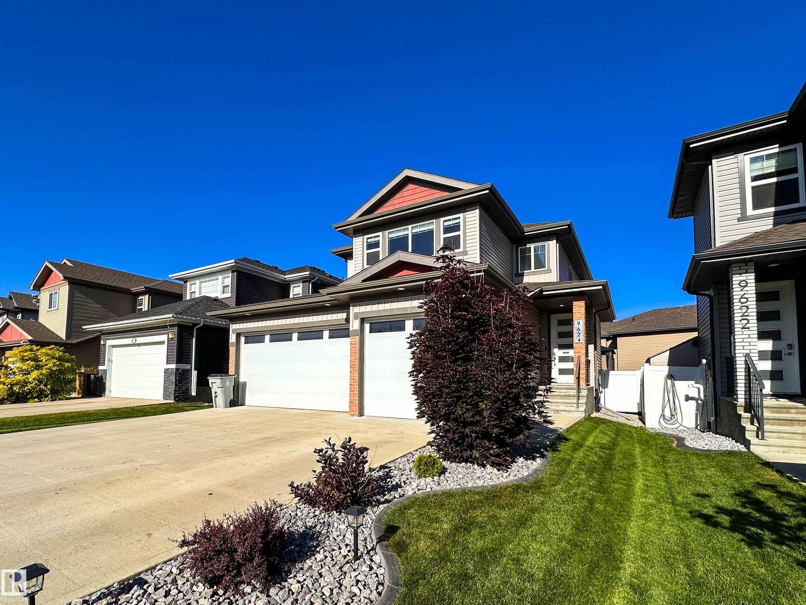 Property Photo:  9624 106 Avenue  AB T8R 0E8 