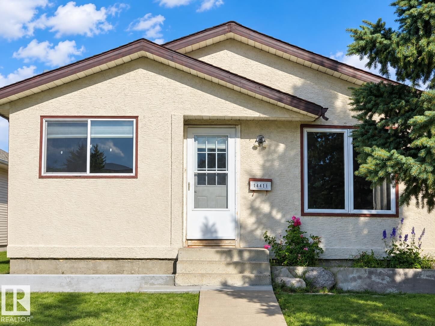Property Photo:  14411 31 Street NW  AB T5Y 1Z1 
