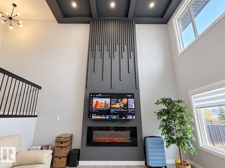 Property Photo:  1565 Esaiw Place NW Main Floor  AB T6M 0E5 