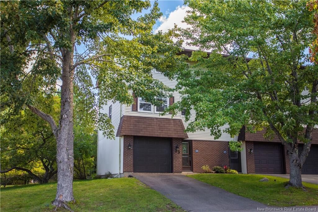 Property Photo:  25 Hillsview Crescent  NB E2E 3N5 