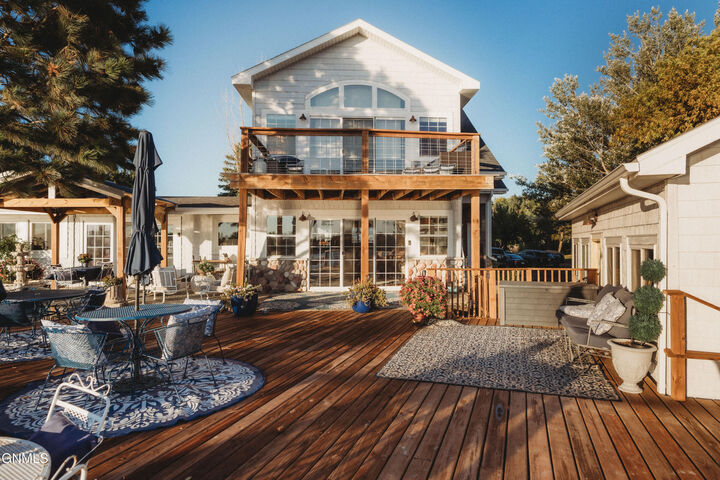 Property Photo:  2981 East Lakeside Road  ND 58401 