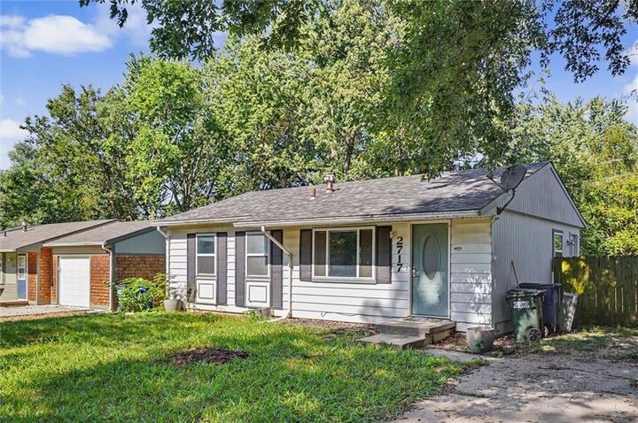 Property Photo:  2717 Bonanza Street  KS 66046 