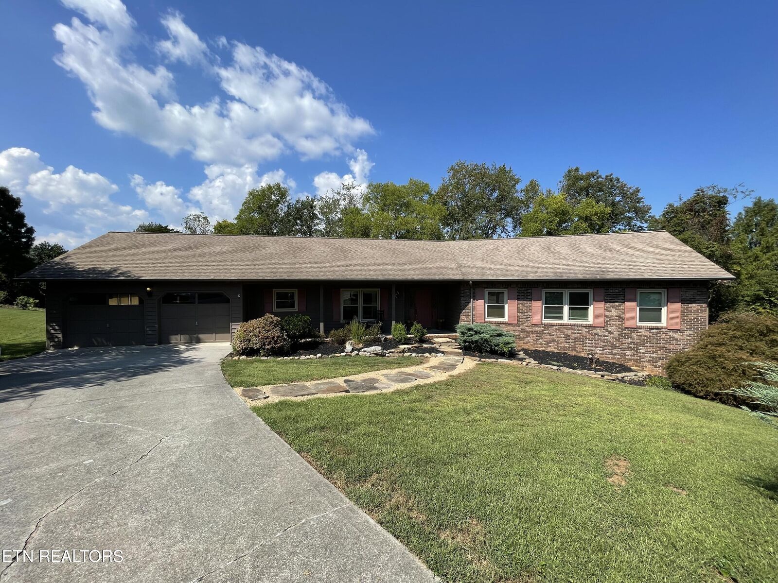 Property Photo: 103 Farmington Place TN 37716