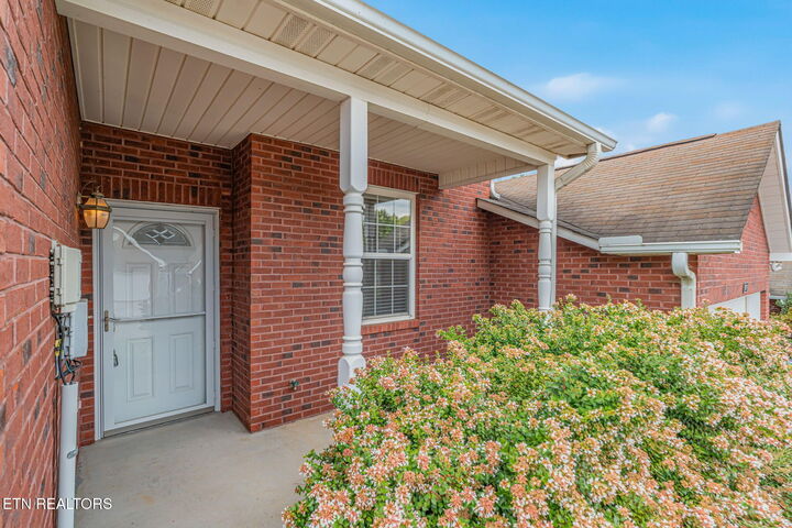 Property Photo:  923 Webster Groves Lane  TN 37909 
