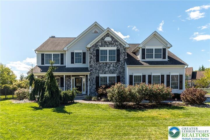 Property Photo:  4584 Shadowstone Drive  PA 18040 