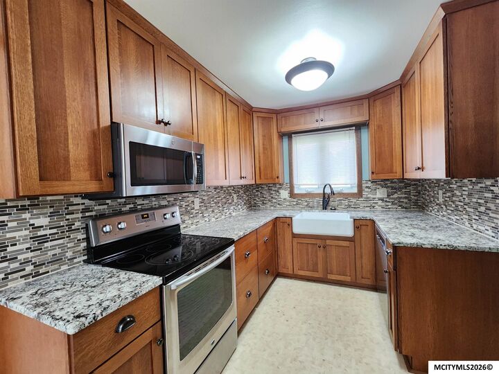 Property Photo:  1031 Heritage Dr  IA 50461 