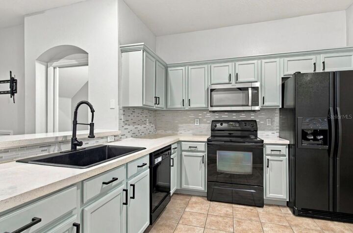 Property Photo: 6243 Duck Key Court FL 33625