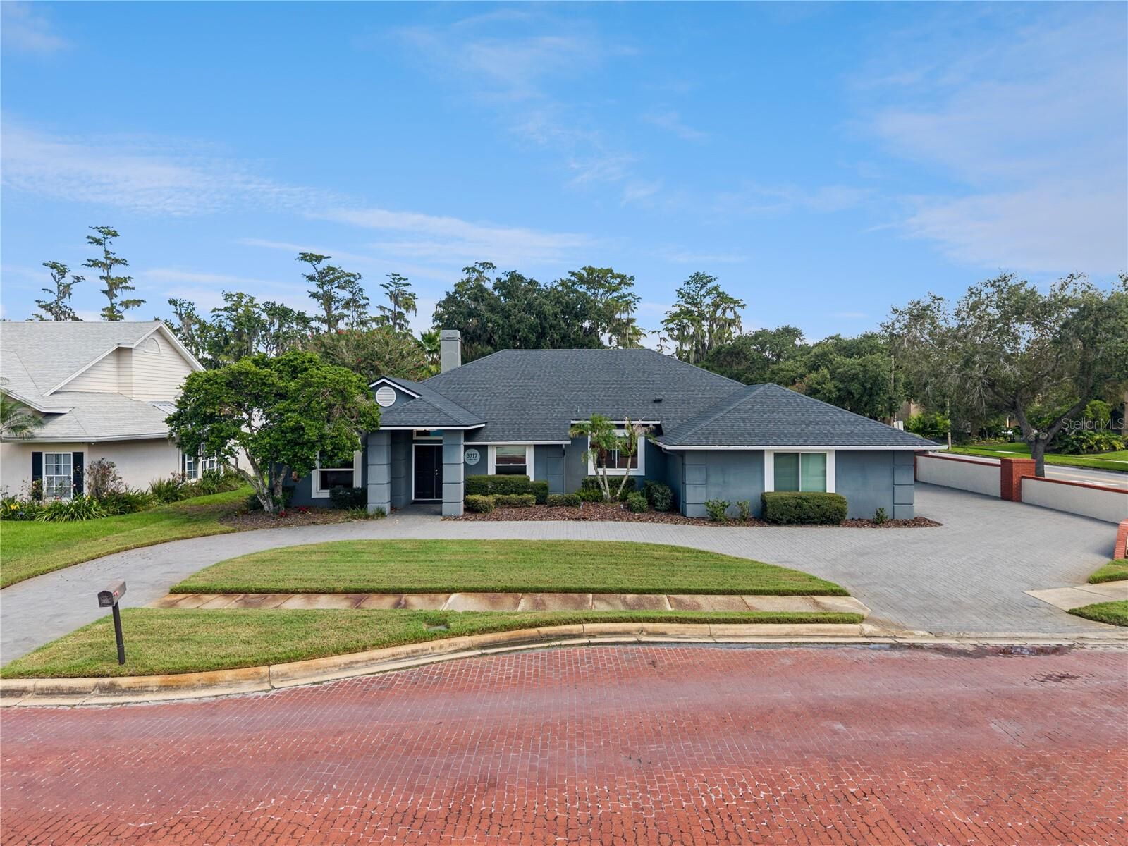 Property Photo: 3717 Camino Way FL 32808