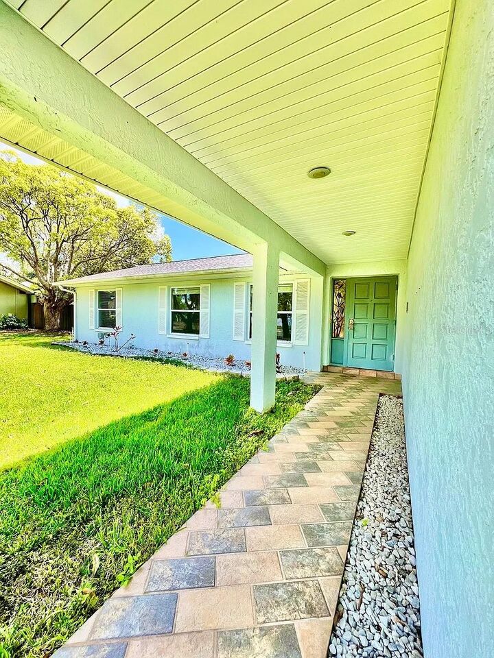 Property Photo: 105 N Bay Hills Boulevard FL 34695