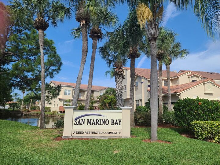 Property Photo: 10432 La Mirage Court FL 33615