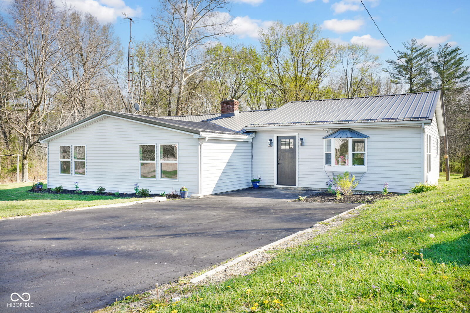 Property Photo: 8311 W Old Nashville IN 47201