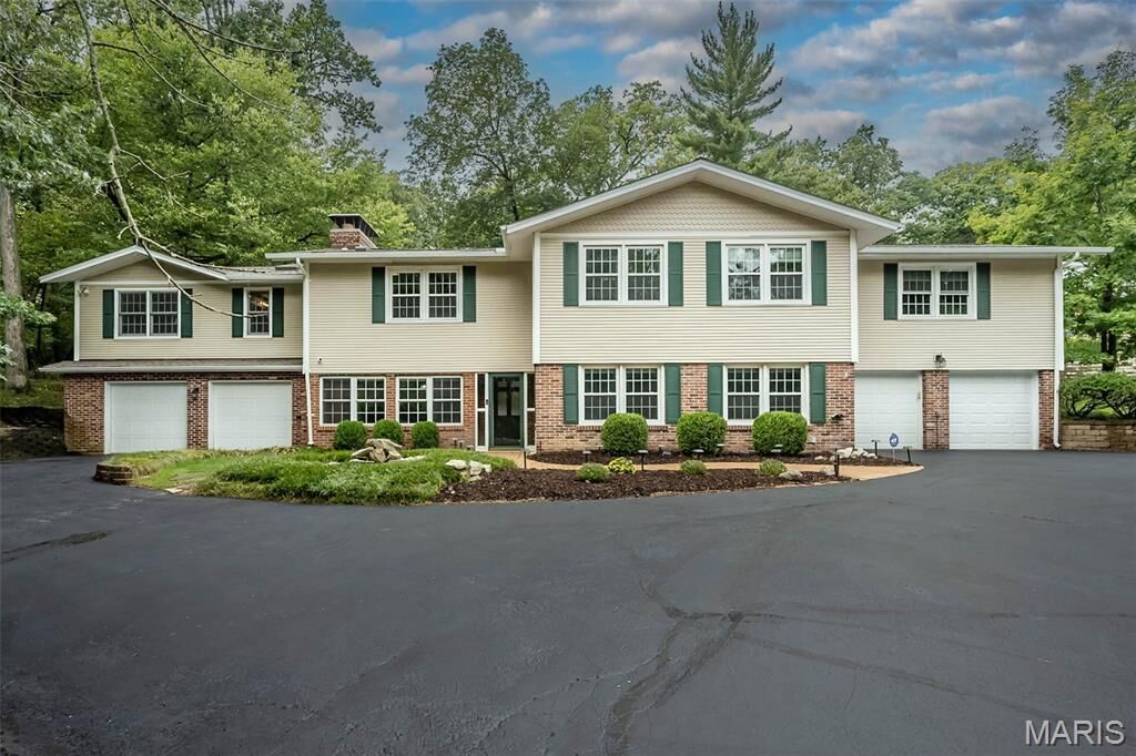 Property Photo:  1471 Wilton Lane  MO 63122 
