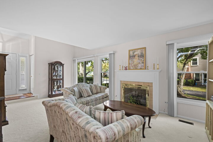 Property Photo:  2017 N Charter Point Drive  IL 60004 