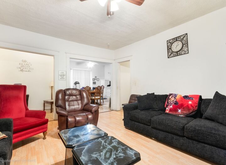 Property Photo: 1209 E Maple Street IL 60901