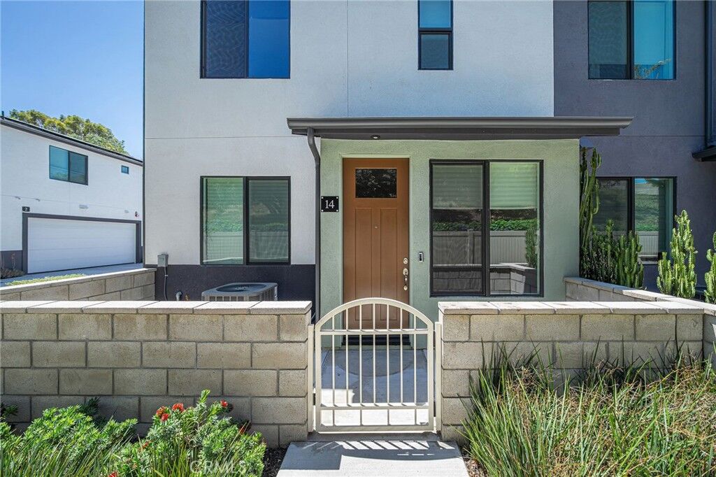 Property Photo:  2775 W Pepper Tree  CA 92801 