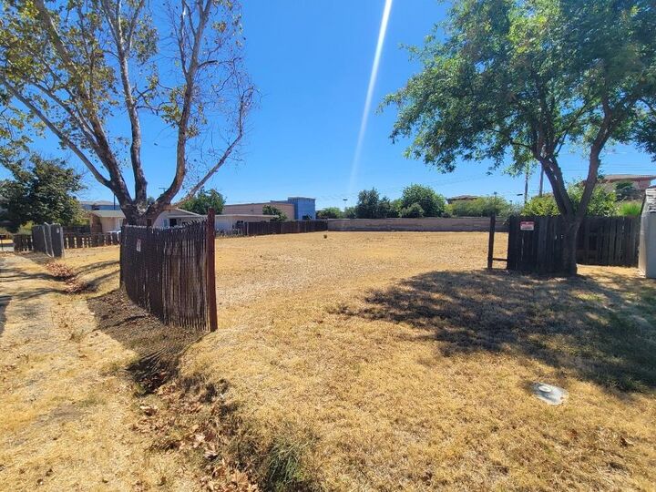 Property Photo: 6320 Patterson Way CA 95828