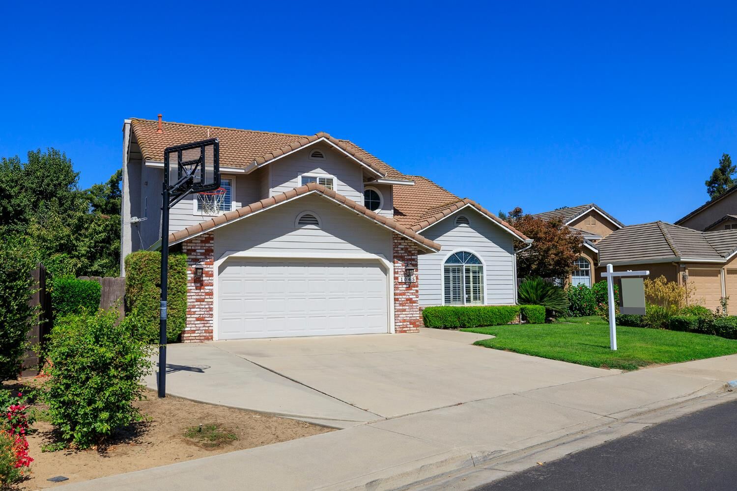Property Photo: 1045 Cedar Ridge Drive CA 95382