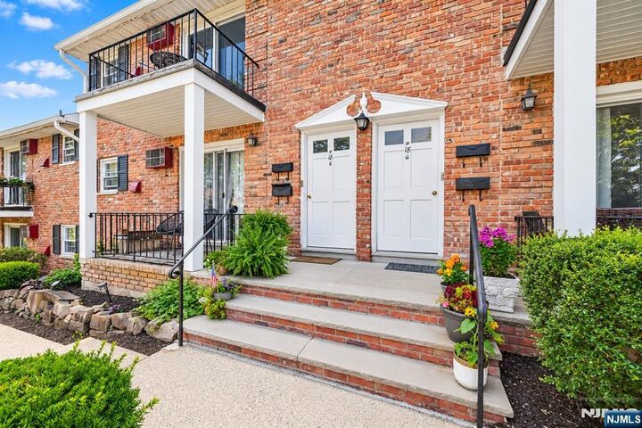 Property Photo:  320 South Street 18H  NJ 07960 