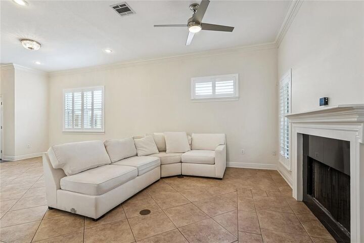 Property Photo:  1008 Chateau Lafitte Drive  LA 70065 
