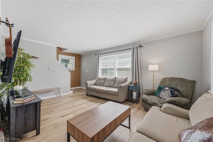 Property Photo: 1372 Roslyn Avenue SW OH 44710