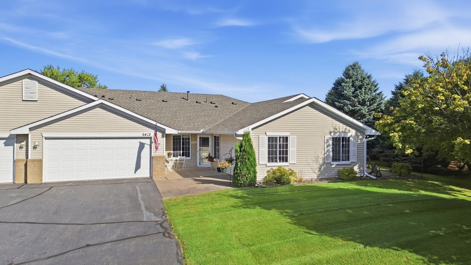 Property Photo: 9412 Eagle Court MN 55362