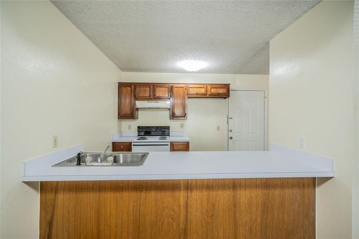 Property Photo: 122 Country Bend TX 75137