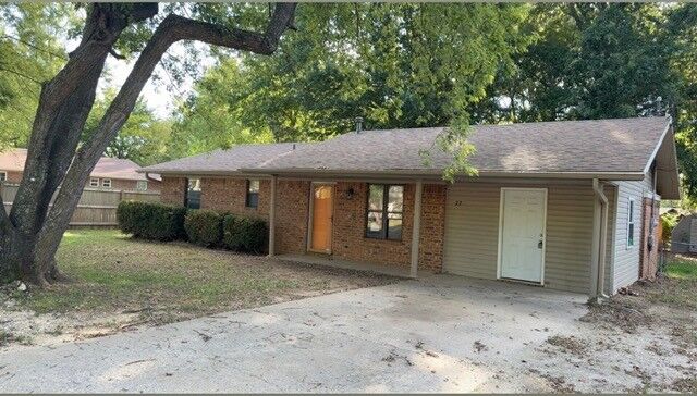 Property Photo:  77 S Locust Street  AR 72730 