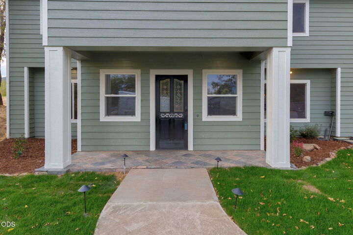 Property Photo: 1690 NE Beacon Drive OR 97526