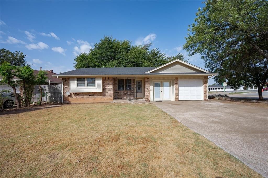 Property Photo:  1209 Lawton  OK 73160 