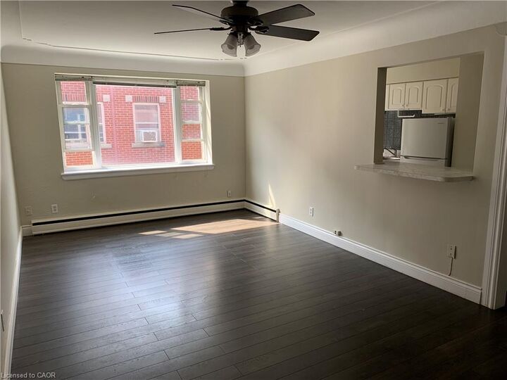 Property Photo:  7 Applewood Avenue 10  ON L8G 3S4 
