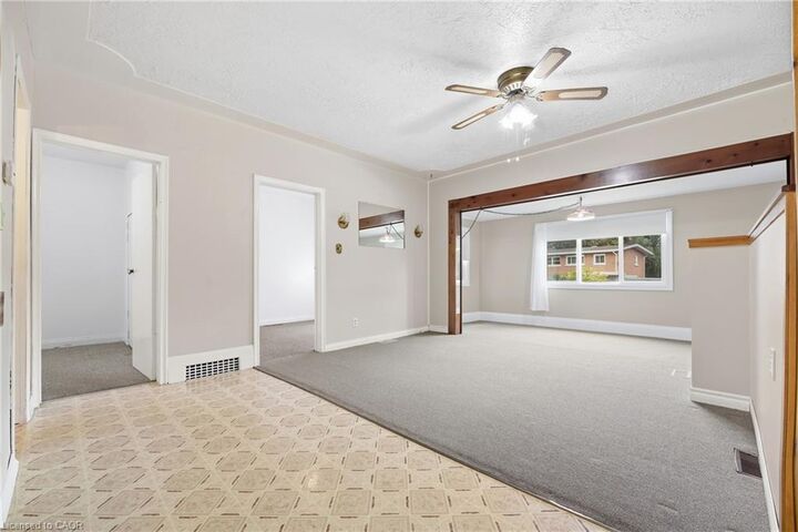 Property Photo:  423 Lawrence Avenue  ON N2M 1Y7 