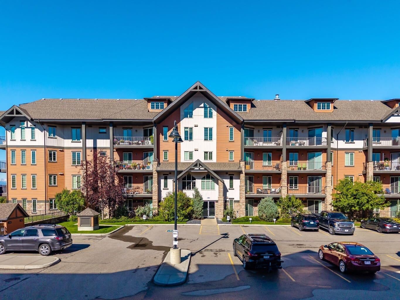 Property Photo:  15 Sunset Square 2203  AB T4C 0E7 