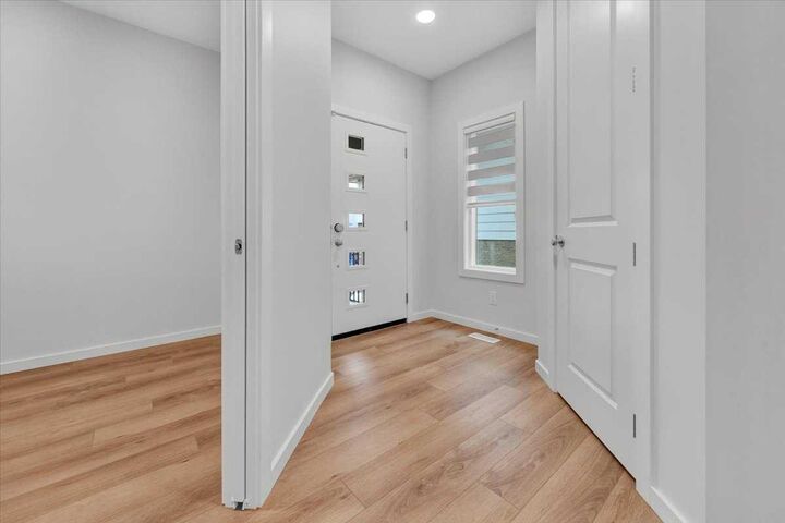 Property Photo:  75 Versant Rise SW  AB T2Y 0Z1 