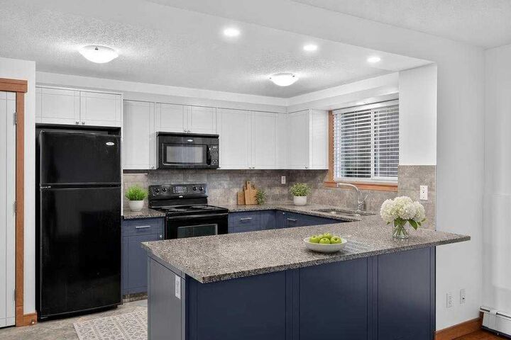 Property Photo:  315 50 Avenue SW 112  AB T2S 1H3 