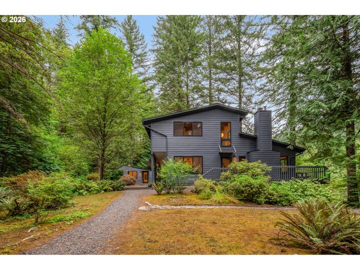Property Photo:  502 Linda Ln  WA 98671 