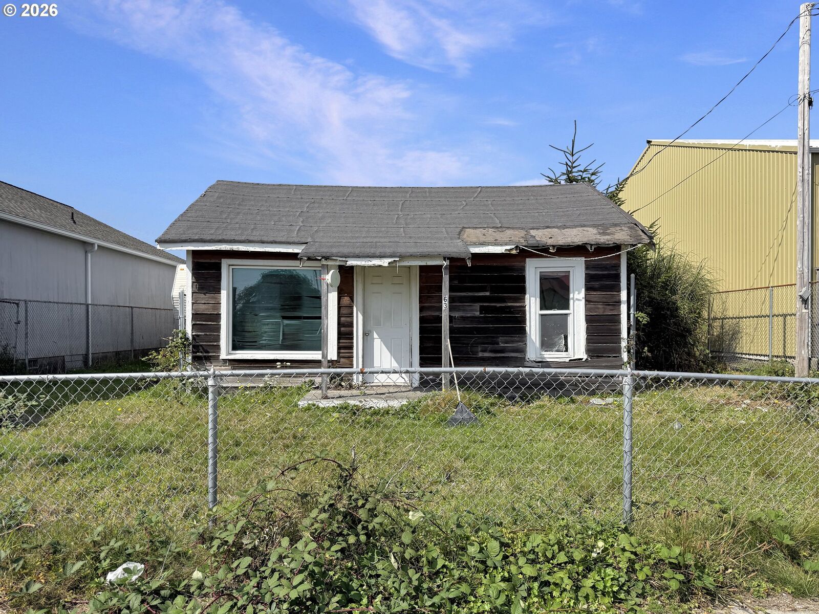 Property Photo:  636 Hemlock St  OR 97415 