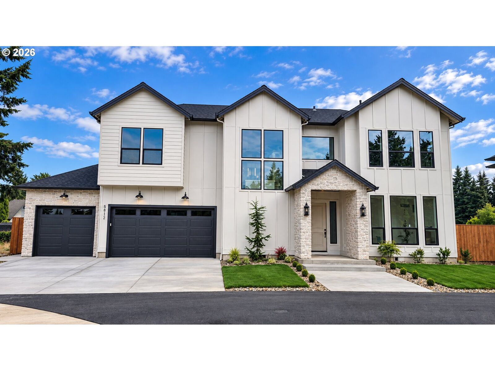 Property Photo:  5812 NE 111th Cir  WA 98686 