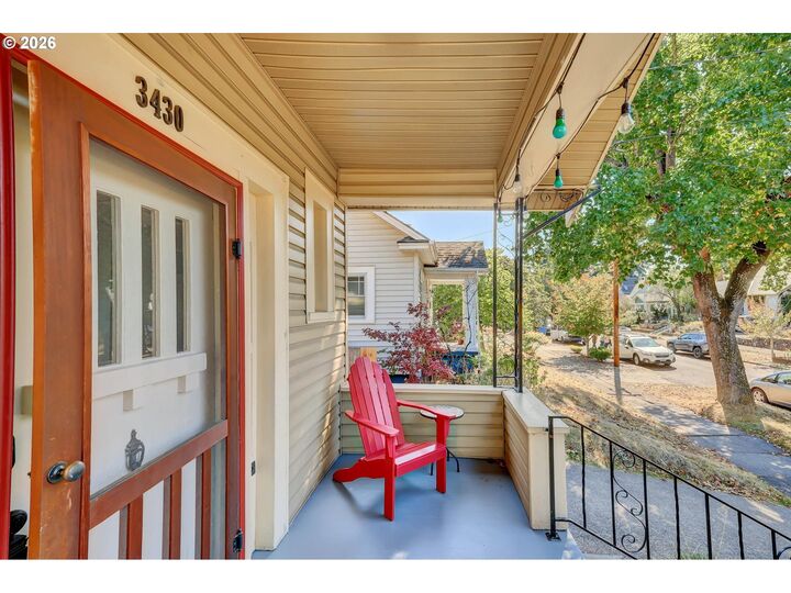Property Photo: 3430 NE 66th Ave OR 97213